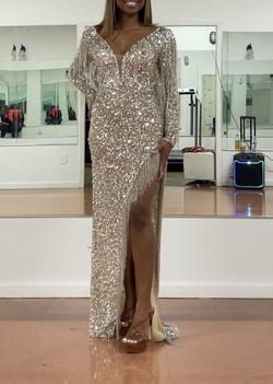 Sherri Hill Silver Size 4 Fitted Euphoria Side slit Dress on Queenly