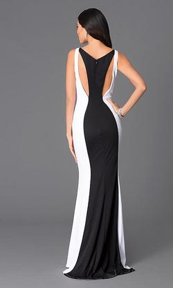 Abbi Vonn White Size 0 Fitted Black Straight Dress on Queenly