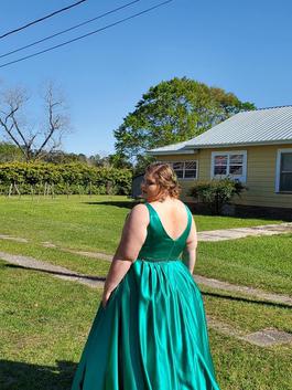 Sherri Hill Green Size 20 Pockets Ball gown on Queenly