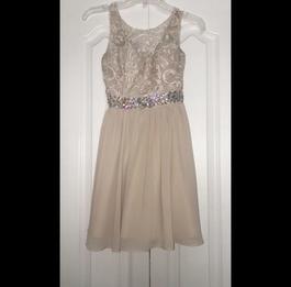 Nude Size 00 Cocktail Dress on Queenly