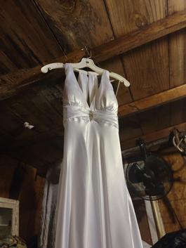 Db Studio White Size 6 Halter Straight Dress on Queenly