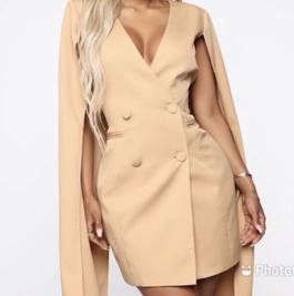 Nude Size 2 Cocktail Dress on Queenly