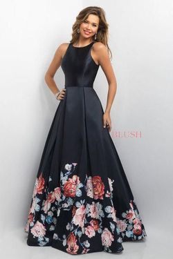 Style 11136 Blush  Black Size 2 Prom Ball gown on Queenly