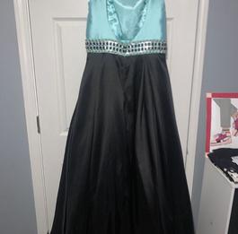 Mac Duggal Light Blue Size 14 Black Tie Straight Dress on Queenly