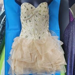 Style 610 MAC DUGGAL Nude Size 4 Strapless Homecoming Midi Cocktail Dress on Queenly