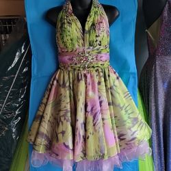 Style 81053 MAC DUGGAL Multicolor Size 4 Print $300 Tall Height Cocktail Dress on Queenly