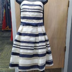 Style 17-101 MADISON JAMES Multicolor Size 10 Navy Blue $300 Tall Height Cocktail Dress on Queenly