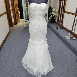 Style 3021 Alyce White Size 6 Jewelled Mermaid Dress on Queenly