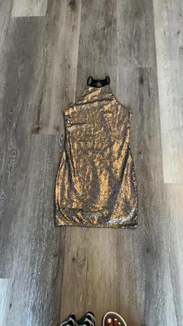 One  Clothing Gold Size 00 Halter Euphoria Sequined Shiny Cocktail Dress on Queenly