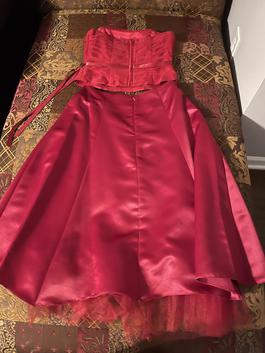 Cinnamon Red Size 6 Straight Dress on Queenly