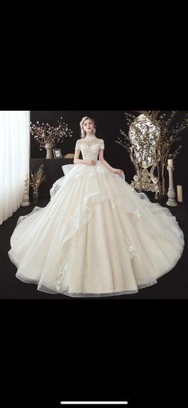 Wedding dress White Size 4 Ball Gown Halter Train Dress on Queenly