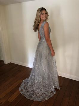 Mac Duggal Silver Size 6 Train Dress on Queenly