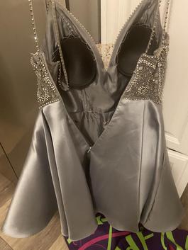 Mori Lee sticks & stones collection by Carole Gardner Silver Size 0 Homecoming Cocktail Dress on Queenly