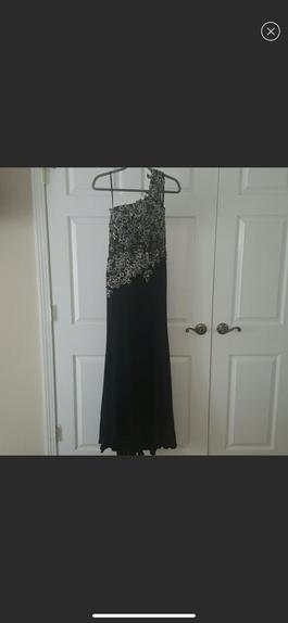 Tony Bowls Black Size 2 Straight Dress on Queenly