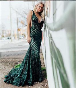 Jovani Green Size 2 Mini Mermaid Dress on Queenly