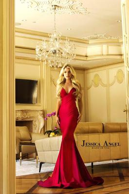 Style 737 Jessica Angel Red Size 0  on Queenly