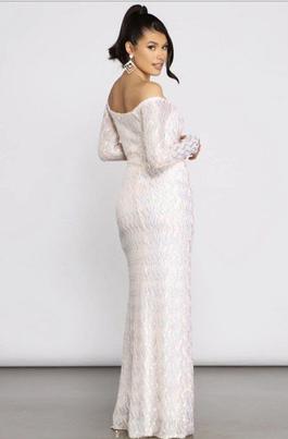 White Size 4 Side slit Dress on Queenly