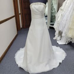 Style 1002 Jasmine White Size 4 Straight $300 Tall Height Satin Train Dress on Queenly