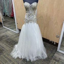 Style 65265H Mac Duggal White Size 4 Homecoming Pageant Sequin Mermaid Dress on Queenly