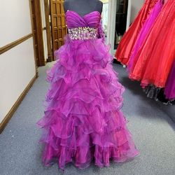 Style 61400H Mac Duggal Purple Size 6 Ruffles Floor Length Prom Ball gown on Queenly