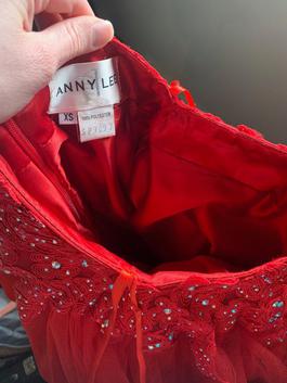 Red Size 00 Ball gown on Queenly