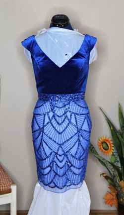 Hannah S Blue Size 6 Velvet Cocktail Dress on Queenly