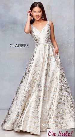 Style 5050 Clarisse Gold Size 6 Ball gown on Queenly