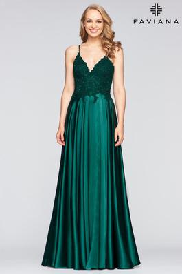 Style S10400 Faviana Green Size 8 Straight Dress on Queenly