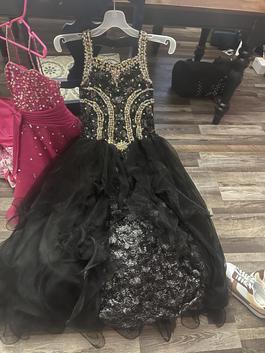 Ritzee Black Size 0 Floor Length Cupcake Ball gown on Queenly