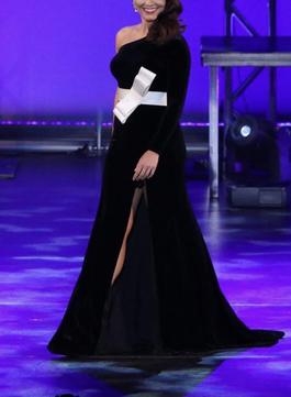 Ashley Lauren Black Size 2 Velvet Long Sleeve Sleeves Side slit Dress on Queenly