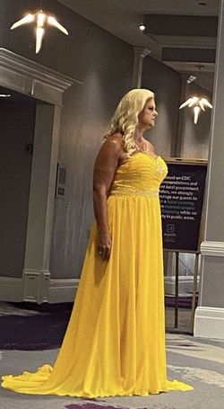 Yellow Size 14 Train Dress on Queenly