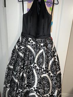 Sherri Hill Black Size 10 Floral Pattern Spaghetti Strap Prom Ball gown on Queenly