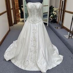 Style 6308 Mary's Bridal White Size 4 Floor Length $300 Beaded Top Ball gown on Queenly