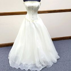 Style 17523 Mon Cheri White Size 4 Floor Length Cotillion Tall Height Tulle Ball gown on Queenly