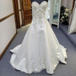 Style 4134 Morilee White Size 8 Gold Lace Silk Ball gown on Queenly
