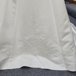 Style 2111 Allure Bridals White Size 4 Spaghetti Strap Prom Train Dress on Queenly