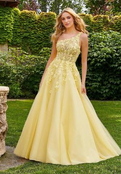 Style 47052 Morilee Yellow Size 0 Floral Lace Ball gown on Queenly