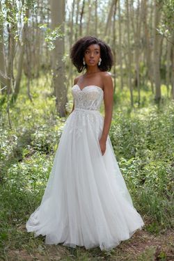 Style F222L Allure White Size 0 A-line Dress on Queenly