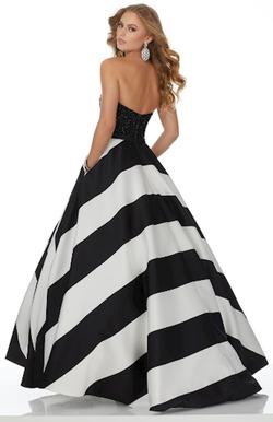 Style 42009 Morilee Black Size 2 Sweetheart A-line Ball gown on Queenly