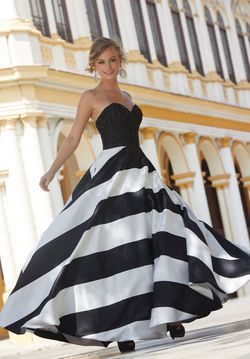 Style 42009 Morilee Black Size 2 Sweetheart A-line Ball gown on Queenly