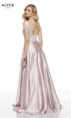 Style 1533LS The Secret Dress Light Pink Size 20 Wedding Boat Neck Straight Dress on Queenly