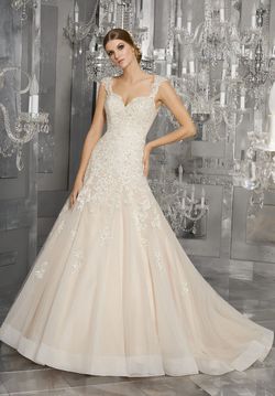 Style 8174 Morilee White Size 4 Sweetheart Ball gown on Queenly