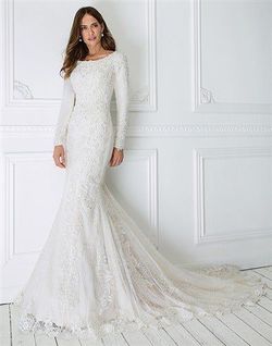 Style 55005 Justin Alexander White Size 12 Long Sleeve Mermaid Dress on Queenly
