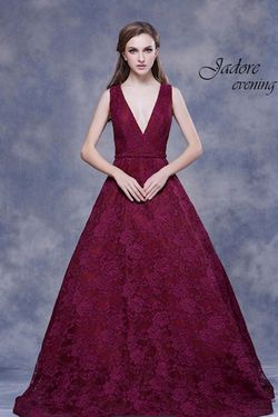 Style Allison Jadore Red Size 4 Burgundy Sheer V Neck Ball gown on Queenly