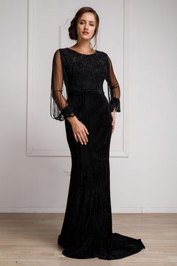 Style 2019 Amelia Couture Black Size 12 Velvet Long Sleeve Straight Dress on Queenly