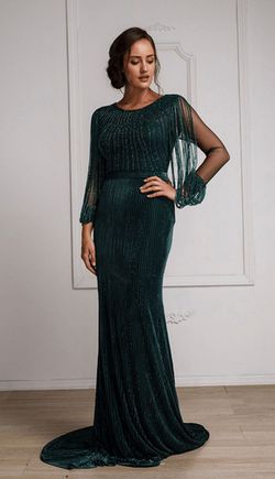 Style 2019 Amelia Couture Green Size 10 Long Sleeve Velvet Straight Dress on Queenly