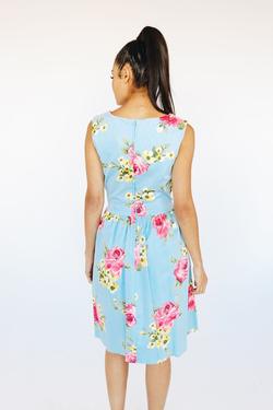Style Evie McKenzie Rae Blue Size 2 $300 Floral Fitted Summer Cocktail Dress on Queenly