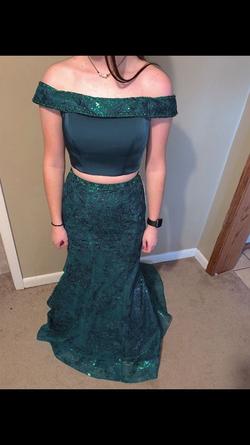 Ellie Wilde Green Size 4 Black Tie Prom Mermaid Dress on Queenly