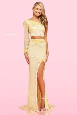 Style 54235 Sherri Hill Yellow Size 4 Pageant Side slit Dress on Queenly