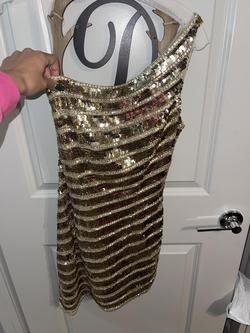 Sherri Hill Gold Size 0 Pageant Cocktail Dress on Queenly